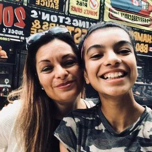 Meet your Posher, Mona